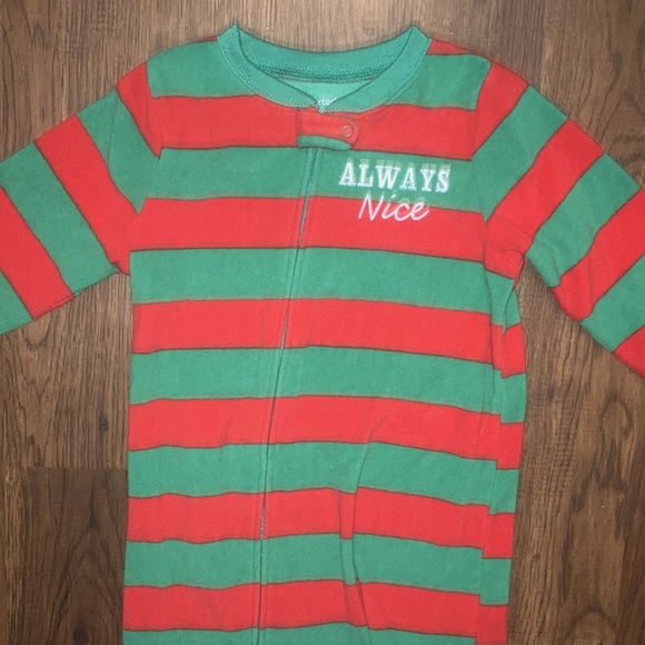 Carter’s Always Nice Red/Green Striped Christmas Holiday Pajamas Santa Feet 4T - Picture 4 of 6